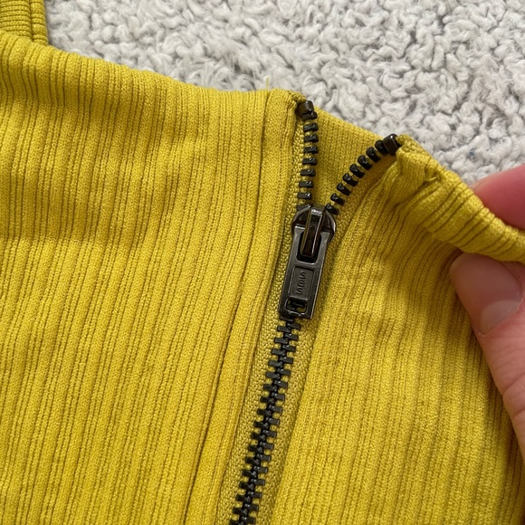 NWT Zip Up Crop Tank - Picture 8 of 8